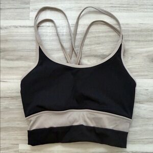 GILLY HICKS Sports Bra size XXS